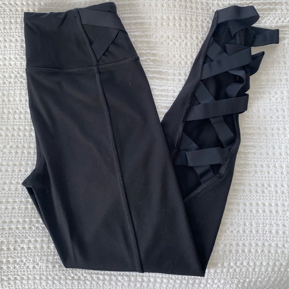Victoria’s Secret ‘Knockout’ Workout Leggings